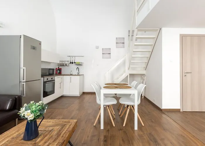 B17 Bajcsy Apartment