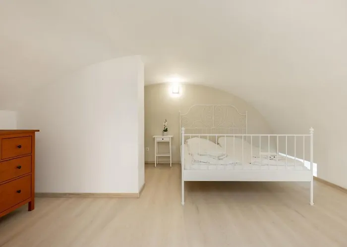 B17 Bajcsy Apartment